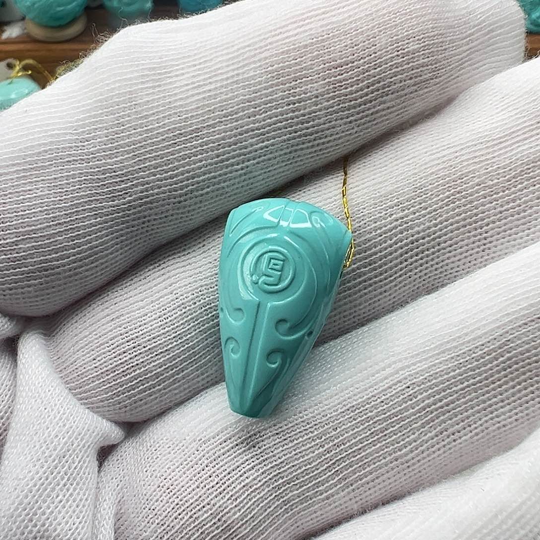 绿松石配饰未镶嵌