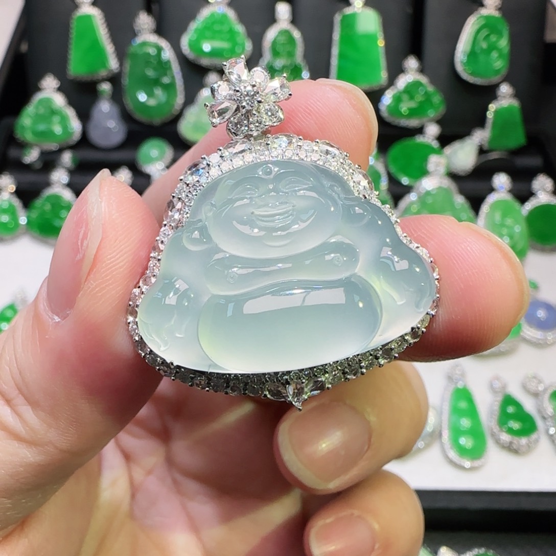 翡翠18K金镶嵌颈饰