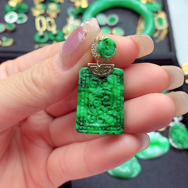 翡翠颈饰银S925镶嵌翡翠