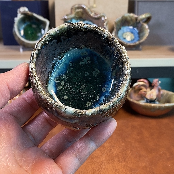 瓷片我们的确是一个人的