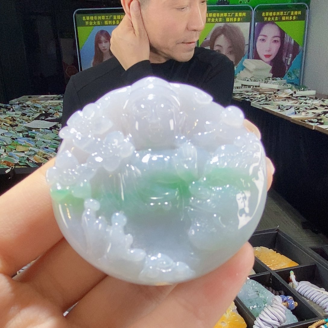 颈饰未镶嵌翡翠M***?翡翠