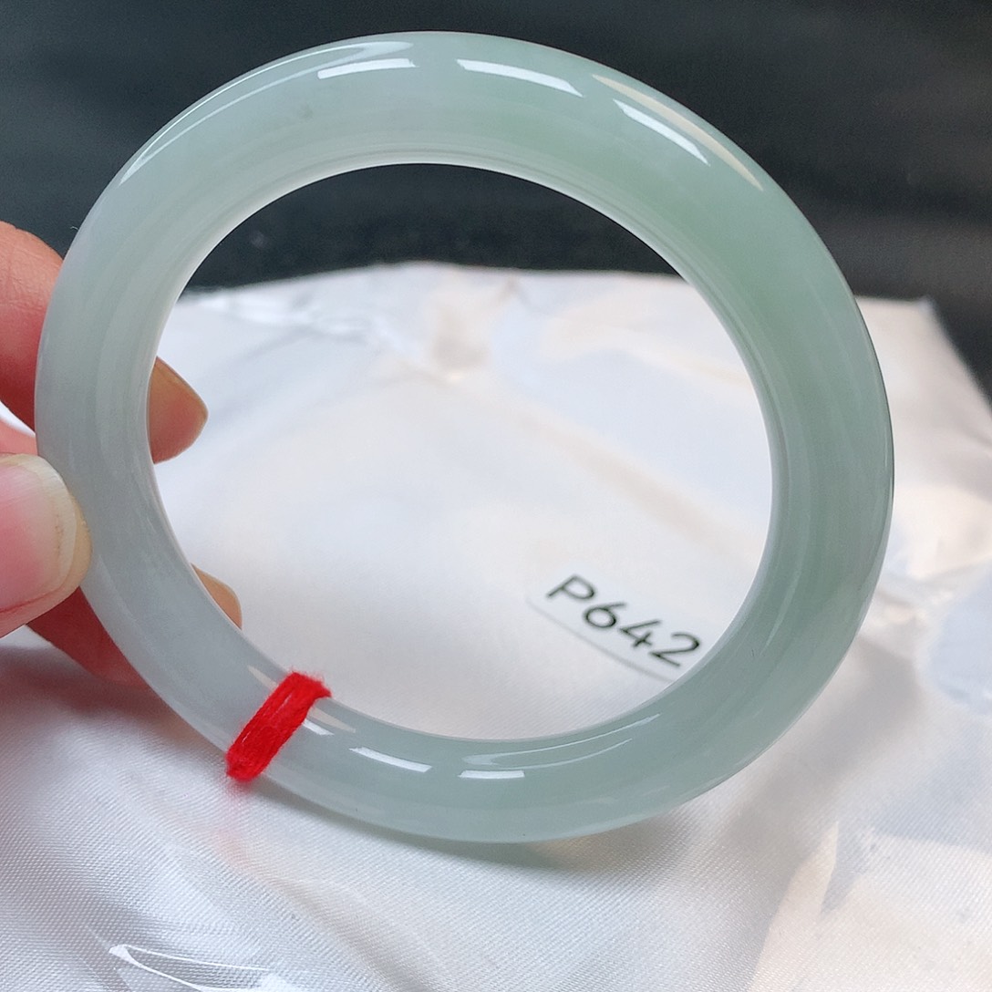 翡翠手镯未镶嵌看****？75号