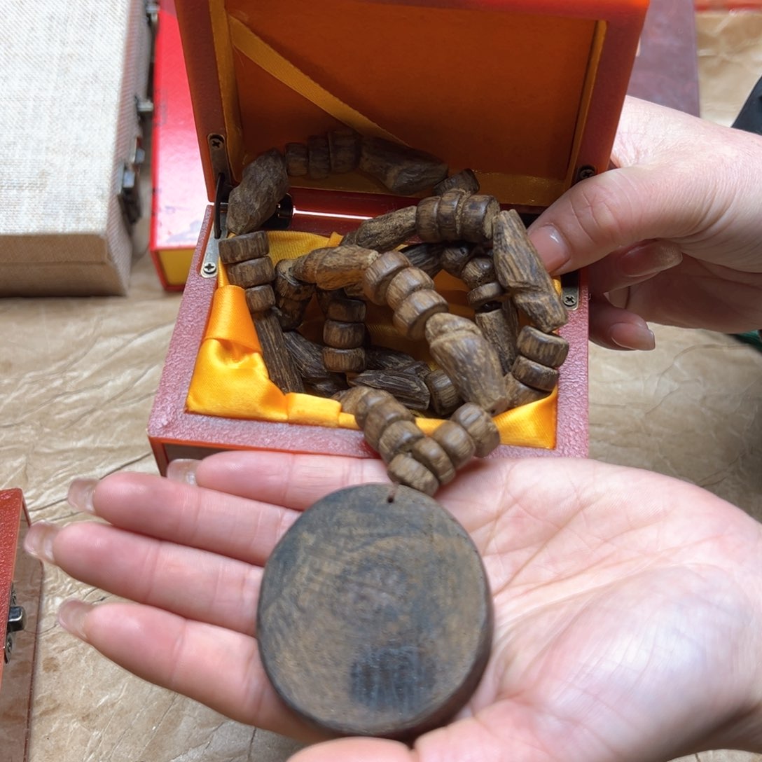 大叶紫檀（黑酸枝木类）