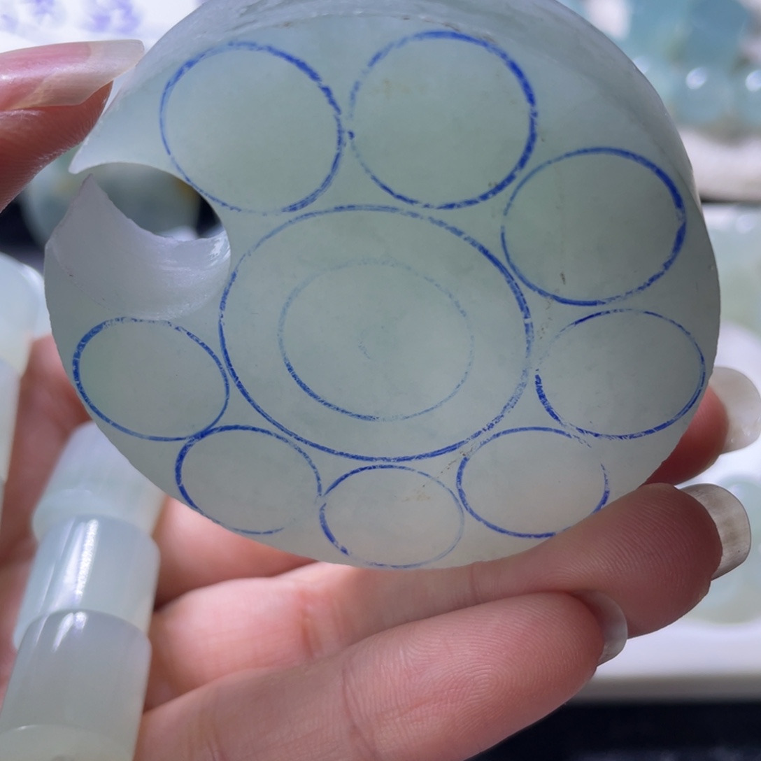 爱****定制翡翠未镶嵌珠子