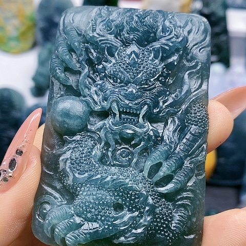 定制翡翠未镶嵌龙