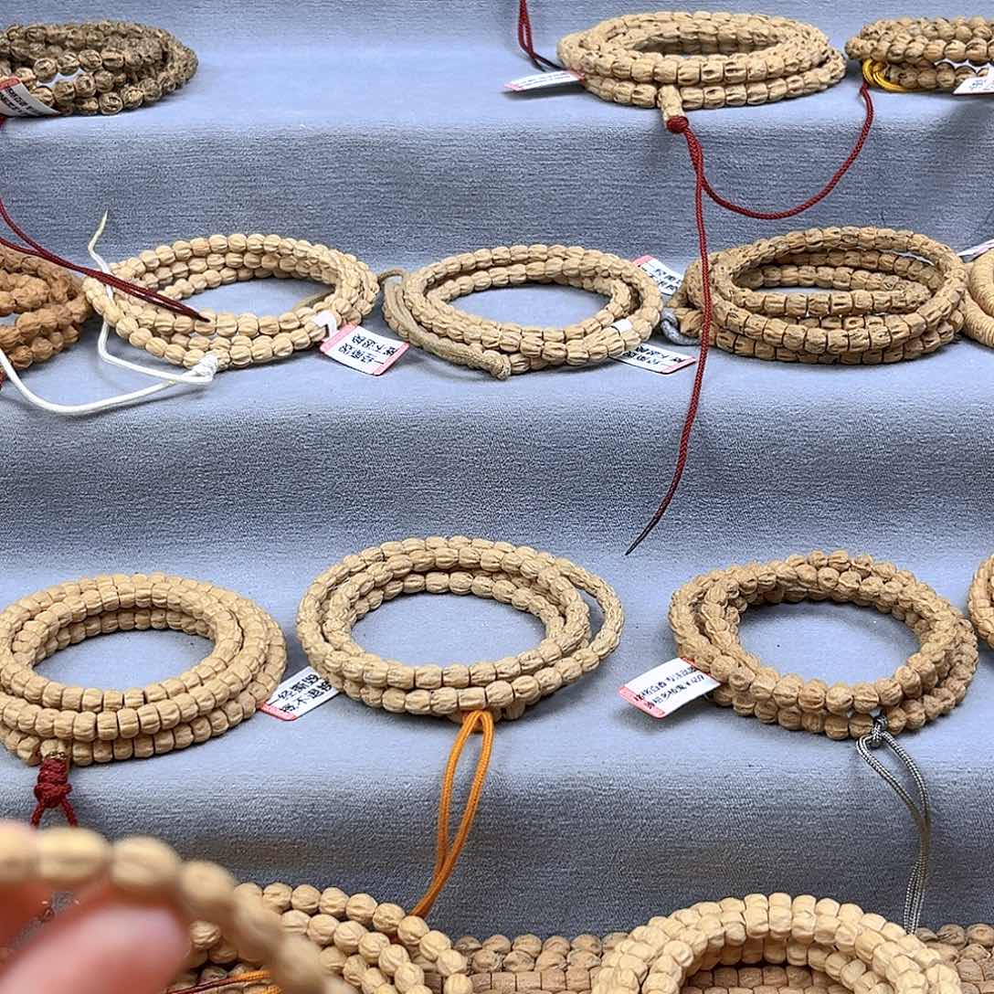 W***y柏香籽/百香籽吊坠