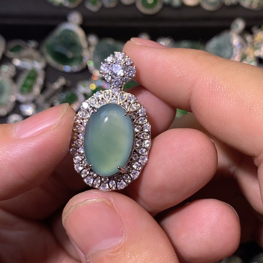 翡翠未镶嵌颈饰天然