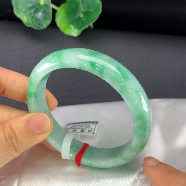 翡翠手镯未镶嵌正圈58