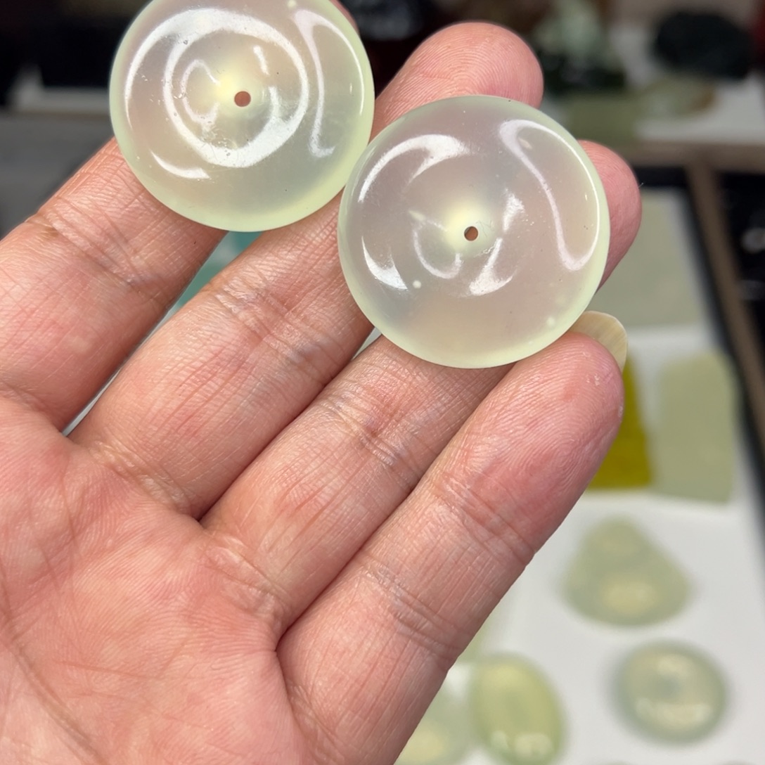 碎***两岫玉未镶嵌颈饰精品白冰料岫玉