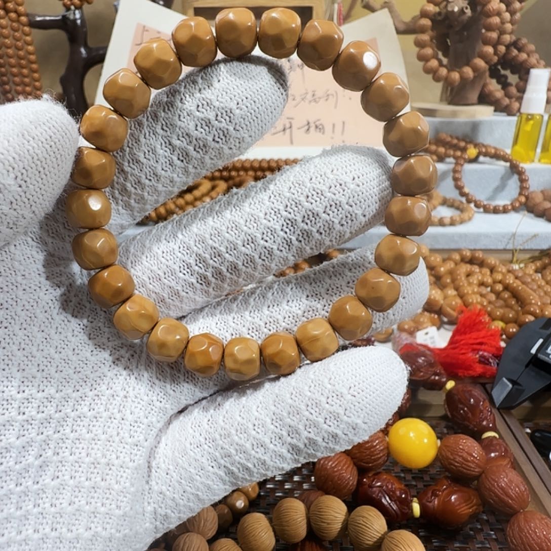 手串猴头核桃精品雕刻猴头手串奶酪