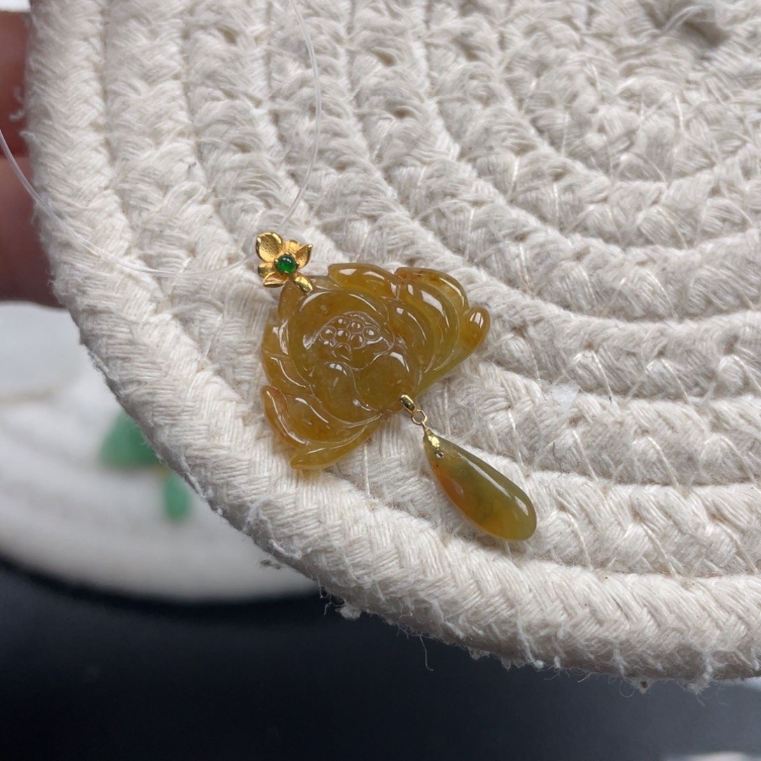 翡翠18K金镶嵌颈饰天然A货缅甸翡翠