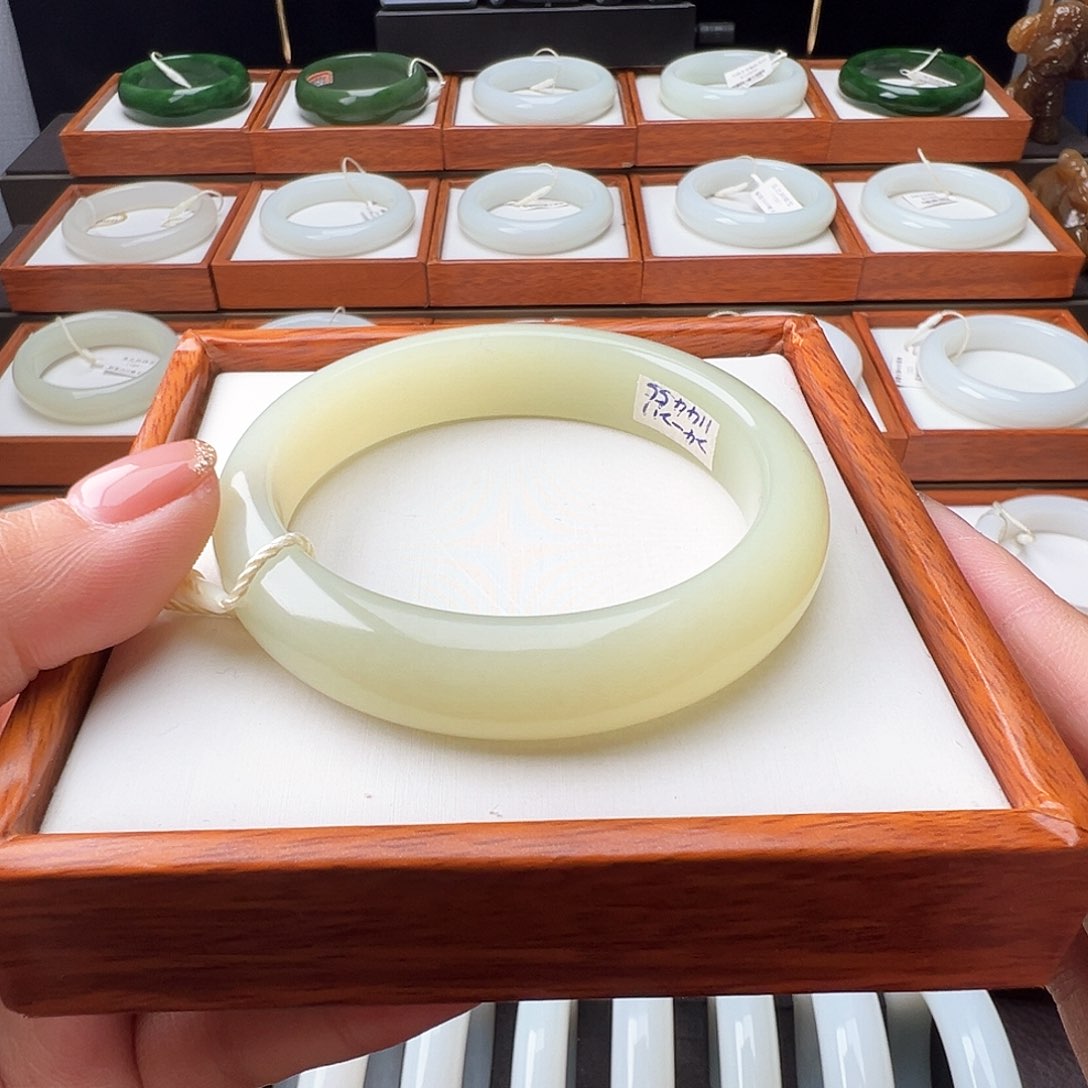 和田玉手镯未镶嵌54