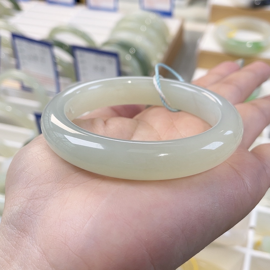 和田玉未镶嵌手镯福利，拼手速，无包容