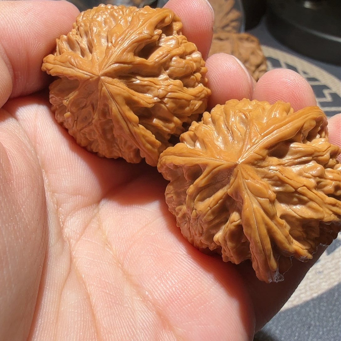 文玩核桃吊坠御龙正奔