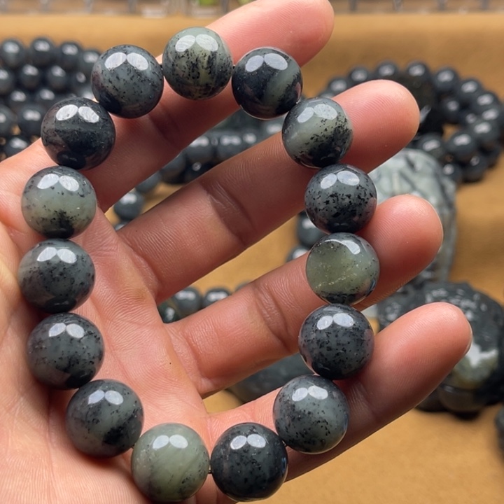 和田玉未镶嵌手串