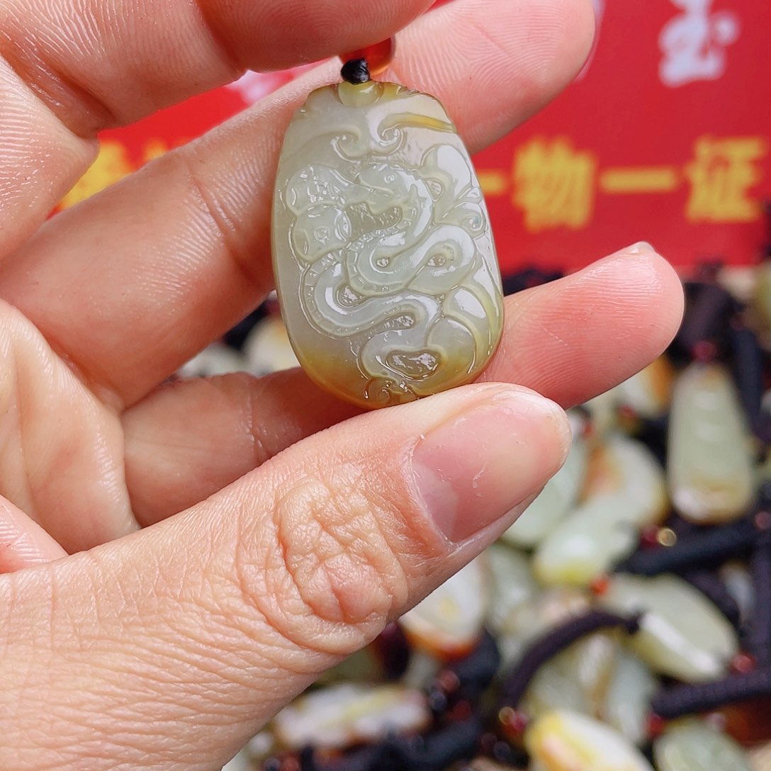 和田玉颈饰未镶嵌