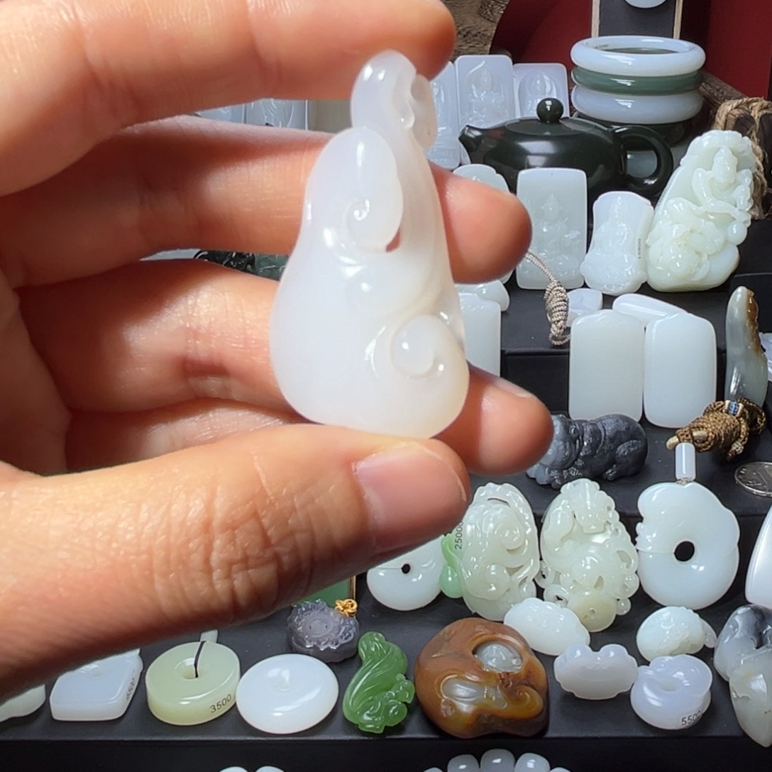 和田玉吊坠(赠链)未镶嵌