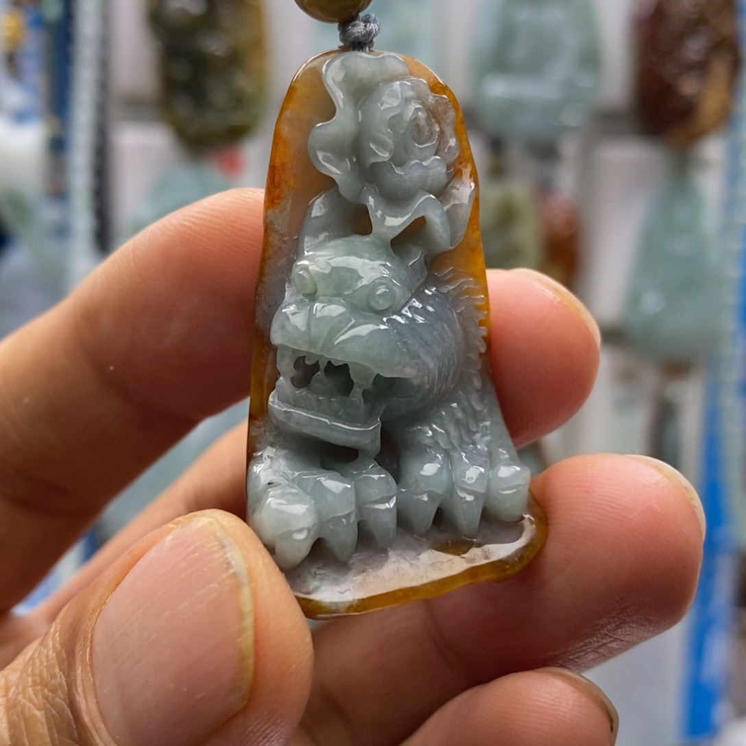 翡翠颈饰未镶嵌虎