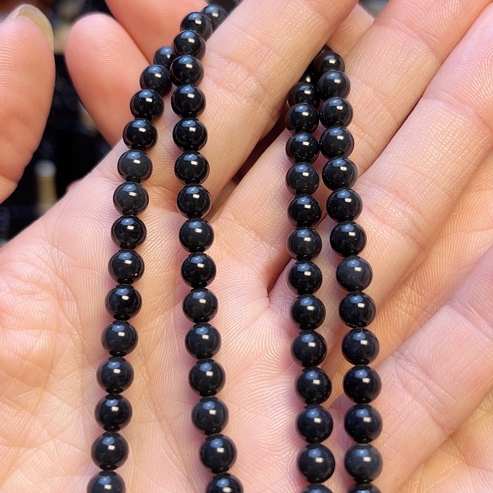 和田玉手链未镶嵌卡6。108福利款