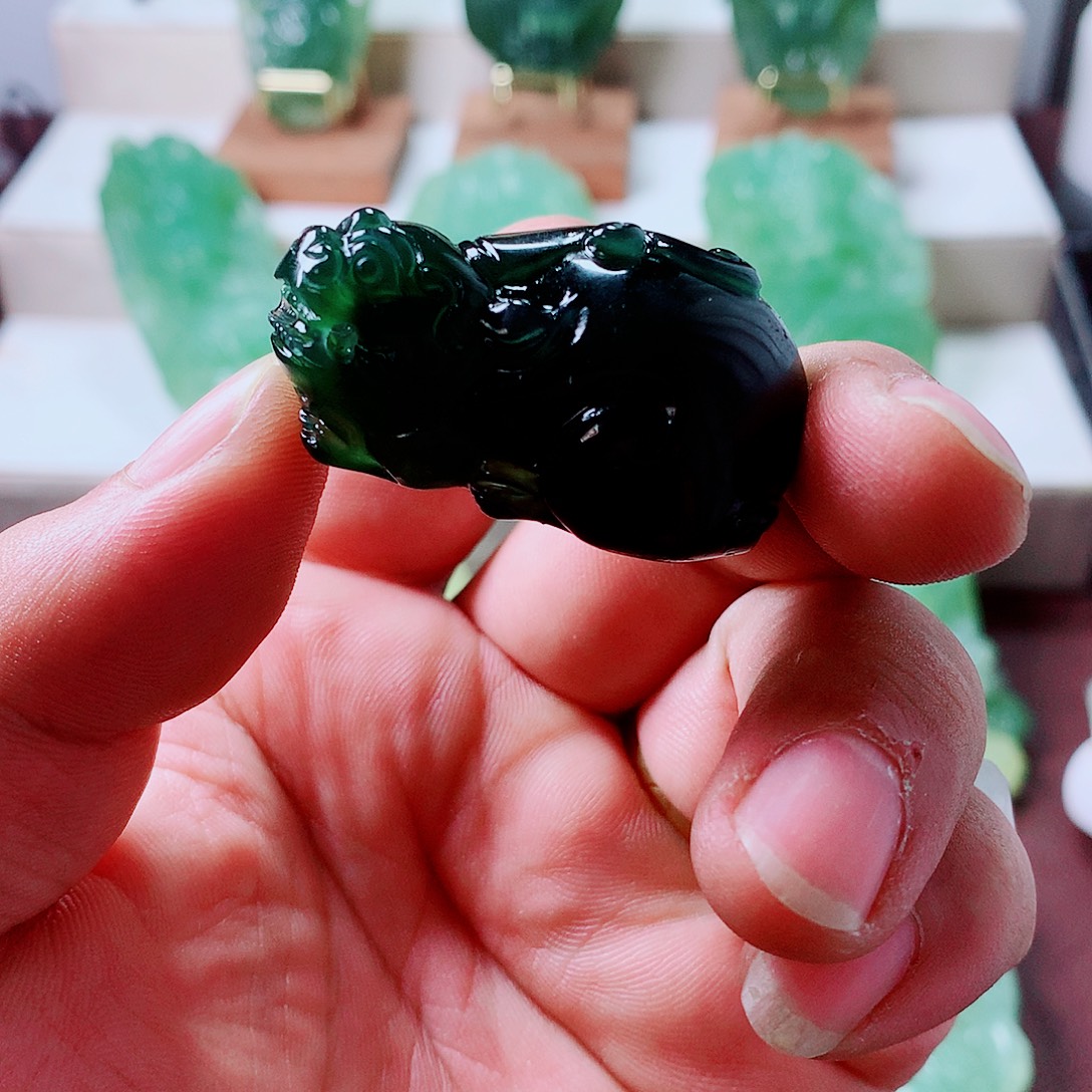 蛇纹石玉未镶嵌挂件