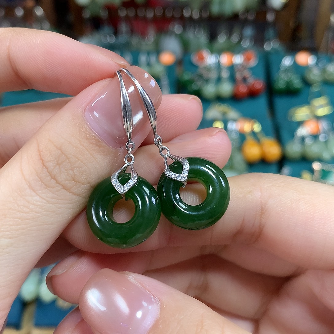 和田玉（碧玉）银S925镶嵌耳饰卡15左右