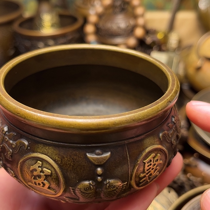 精美铜器批发档口