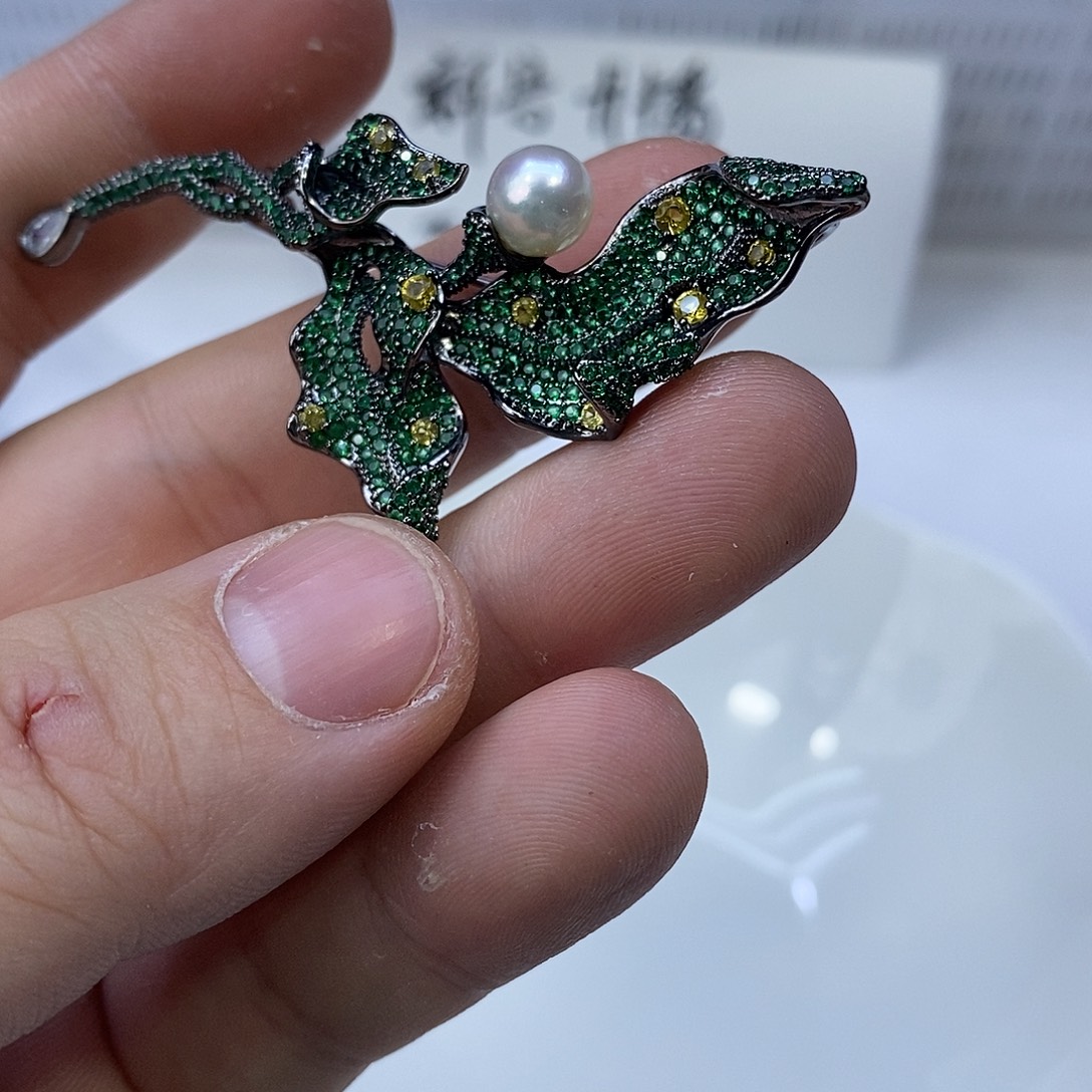 未镶嵌海水珍珠胸饰