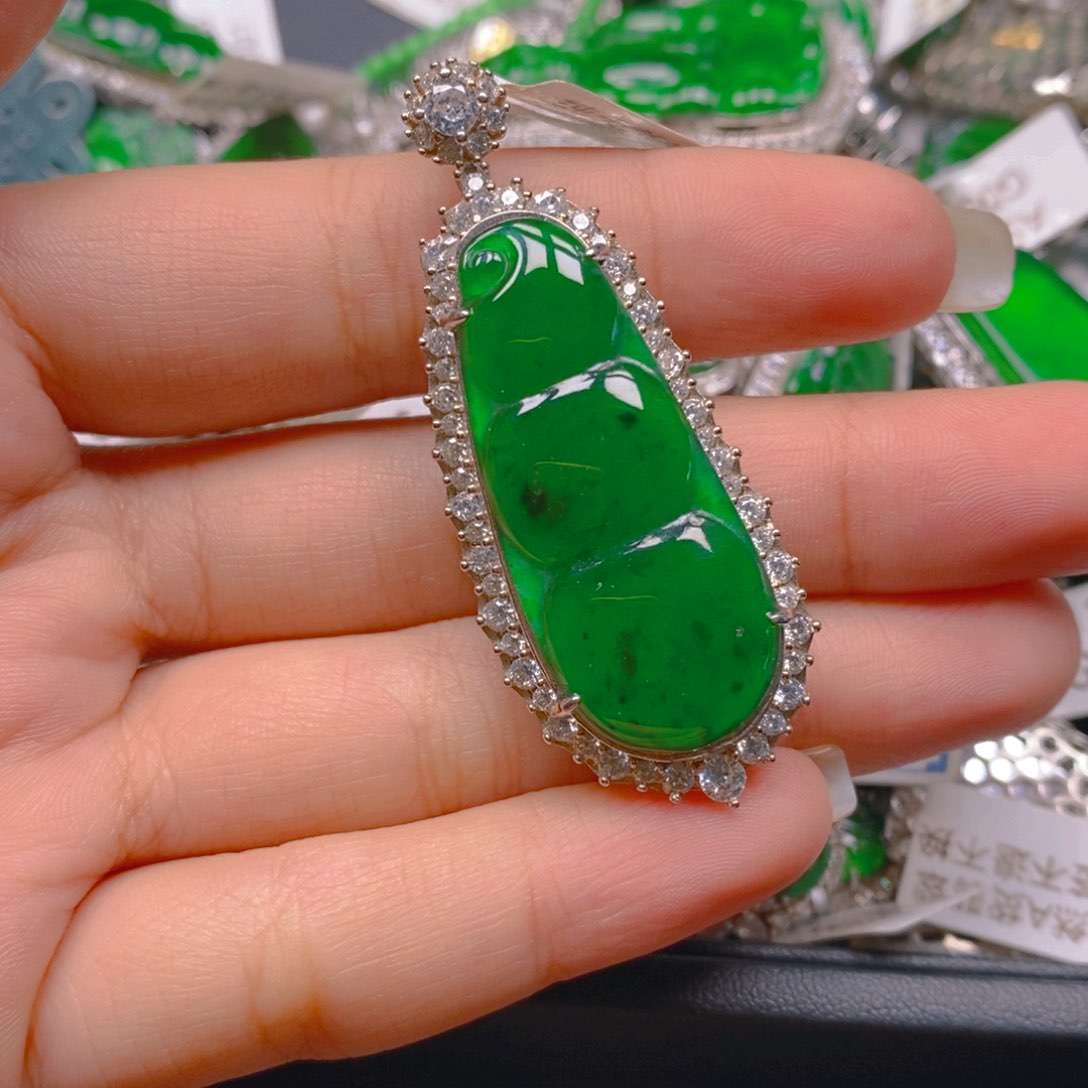 翡翠颈饰银S925镶嵌88888888888