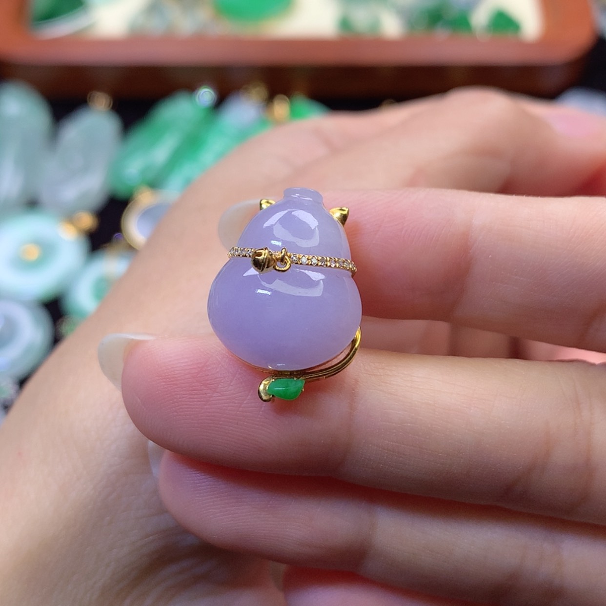 【闪购商品】吊坠(赠链)18K金镶嵌翡翠