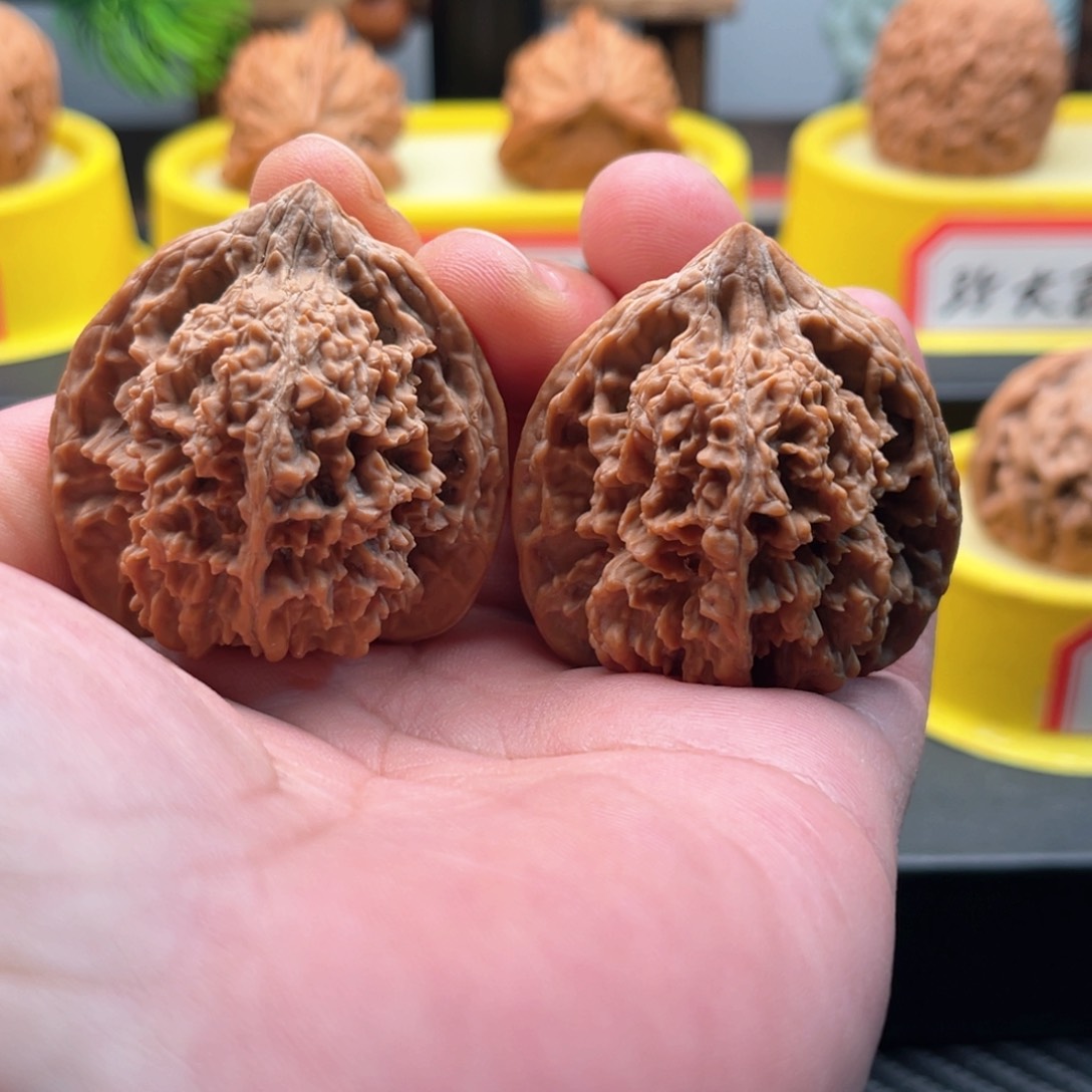 文玩核桃吊坠40老款百花山