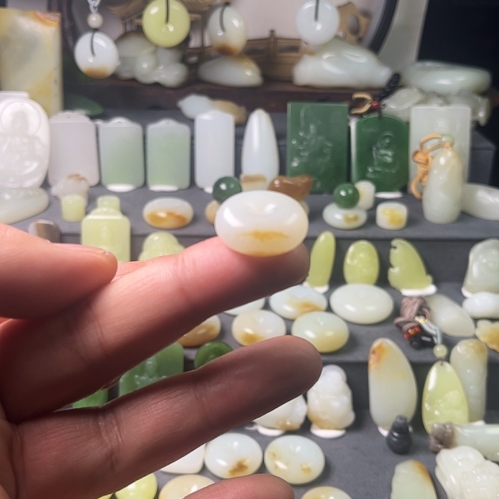 和田玉（糖玉）未镶嵌包链