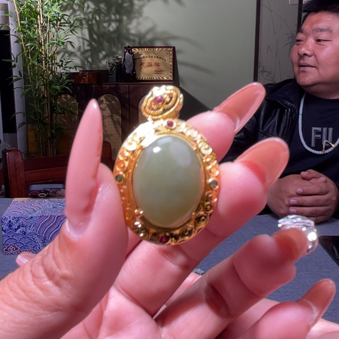 和田玉未镶嵌颈饰多样性发货，发其一