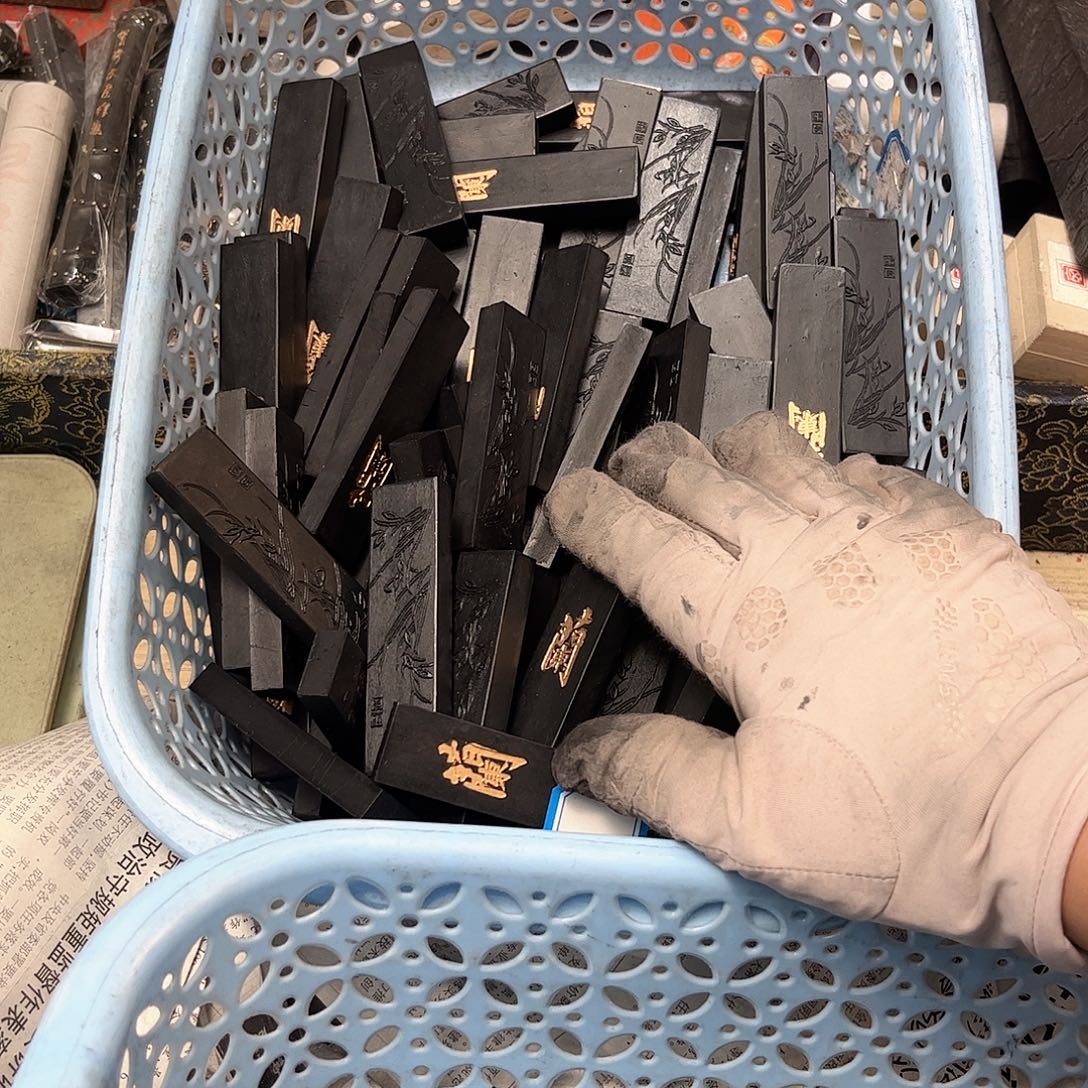 哈哈哈哈哈刚刚一斤