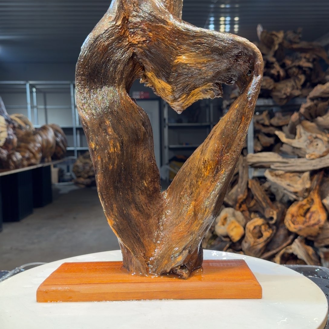 啵***叔木王一刀琥珀木摆件36