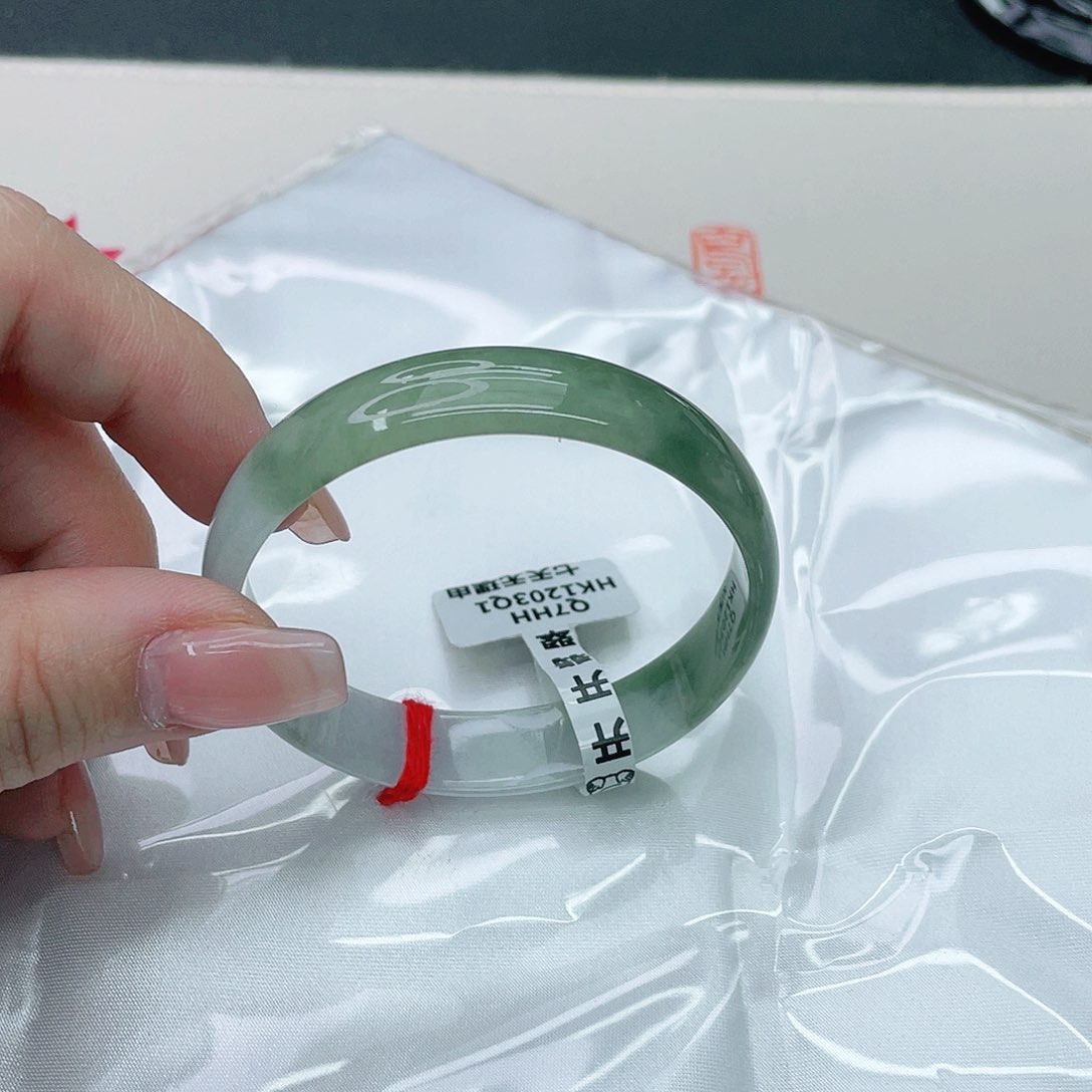 翡翠手镯未镶嵌正52.5