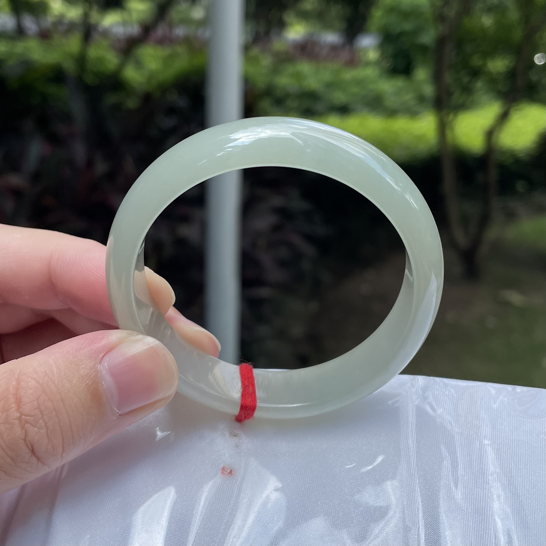 天然翡翠冰胶晴底手镯 五十四点八圈口 正圈