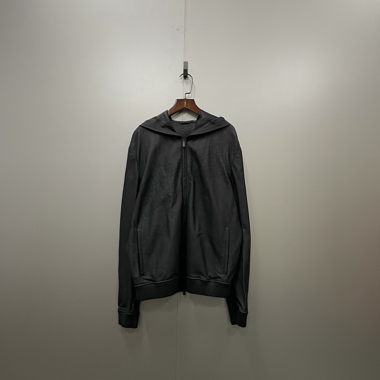 95新 FENDI/芬迪 jp1221 暗纹老花皮衣 50码 205691