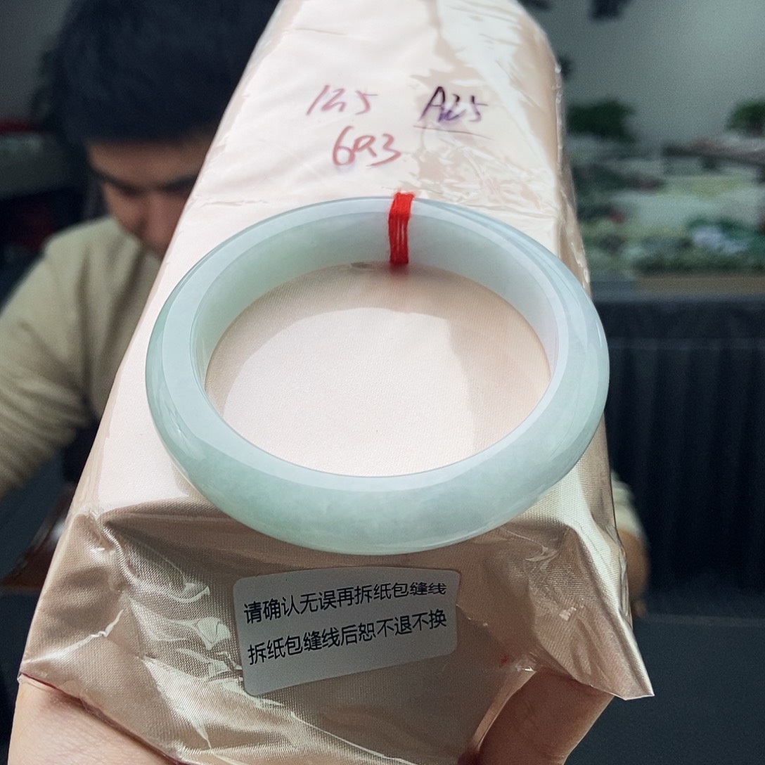 翡翠未镶嵌手镯拍一发一