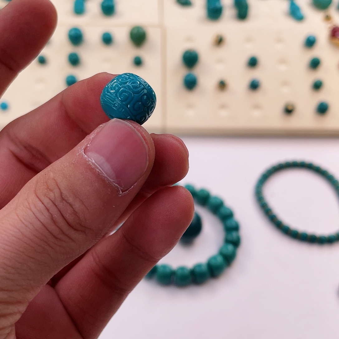 绿松石颈饰未镶嵌