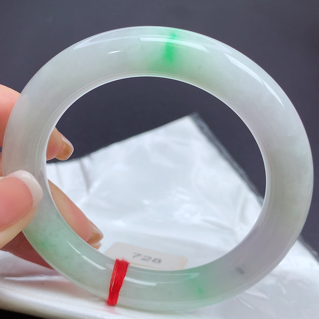 翡翠手镯（圆镯）未镶嵌88n n n n n n n