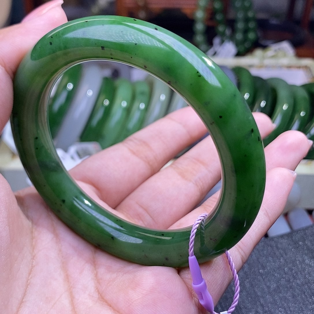 和田玉福利价老矿碧玉圆条手镯55.5 未镶嵌