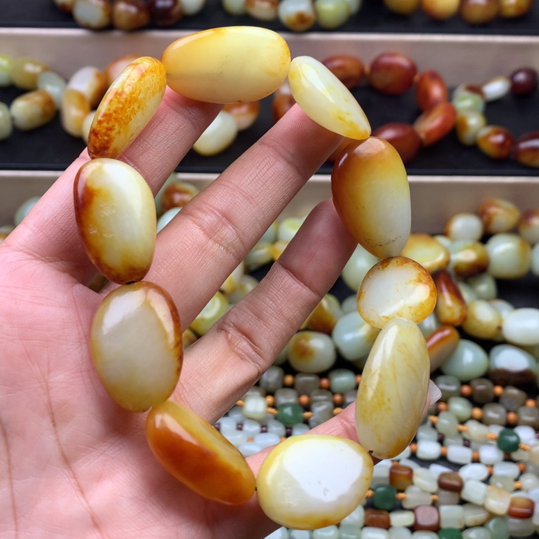 和田玉未镶嵌项链