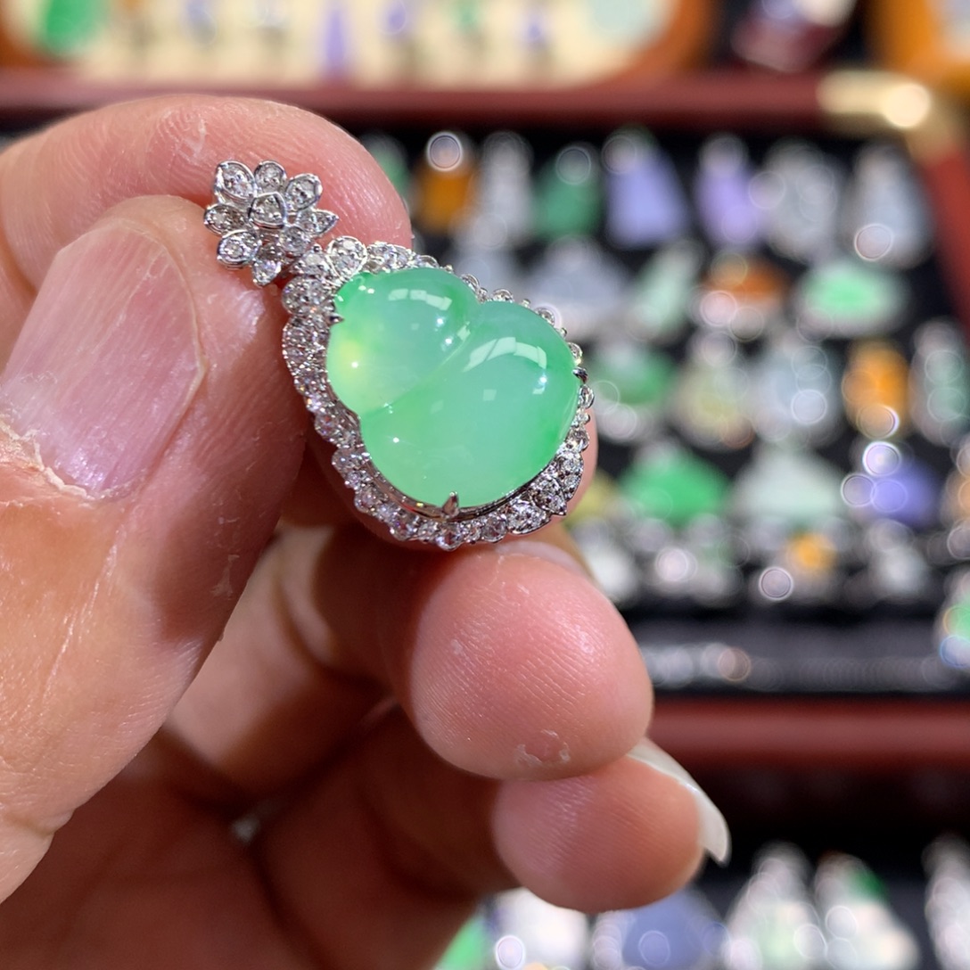 翡翠18K金镶嵌吊坠(不含链)