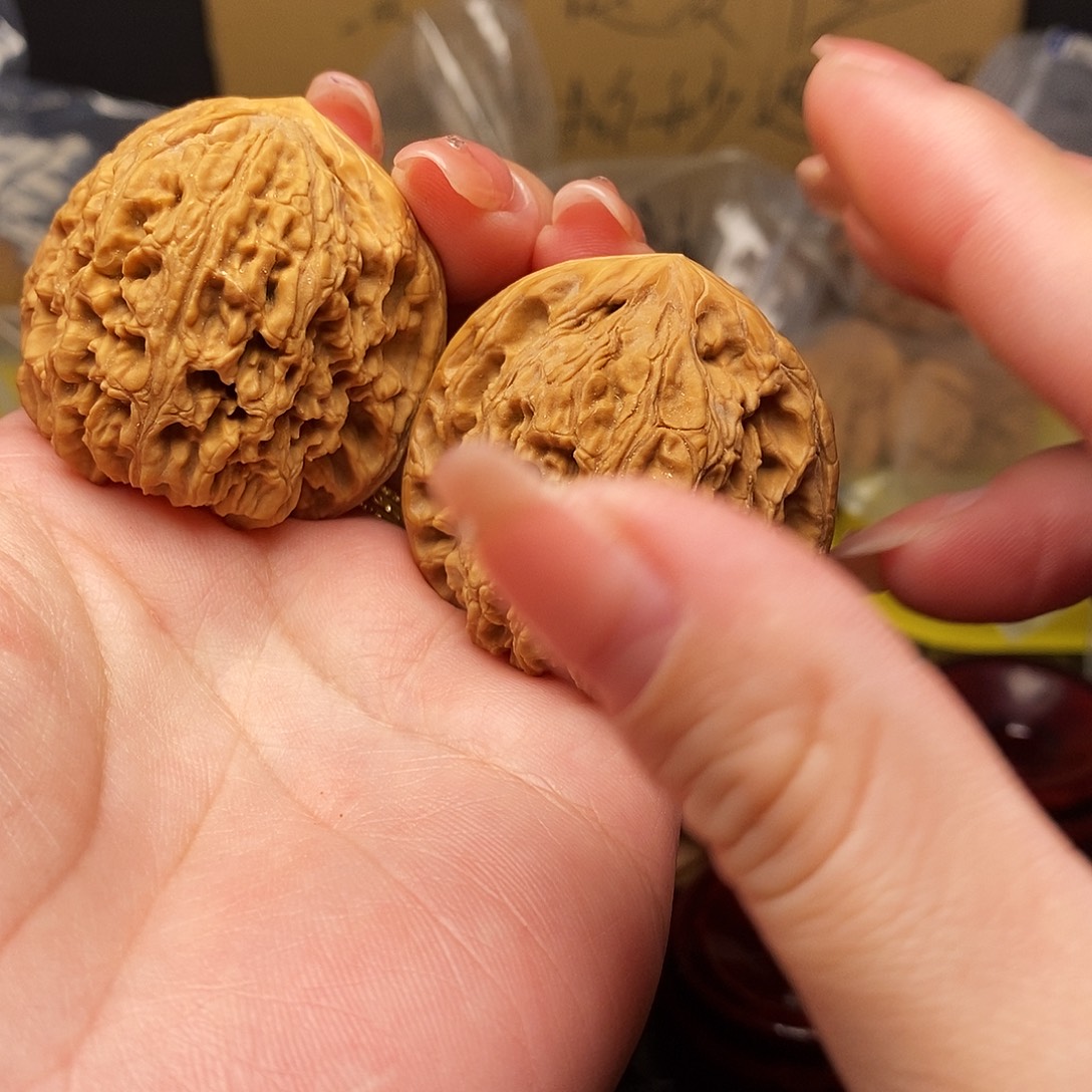 大叶紫檀（黑酸枝木类）微微修南疆石