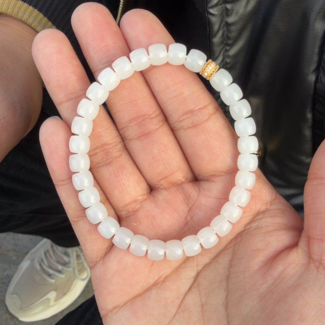 和田玉未镶嵌手串