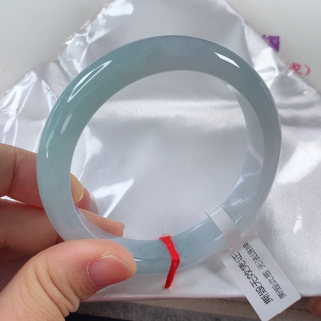 翡翠手镯未镶嵌?***? 正圈