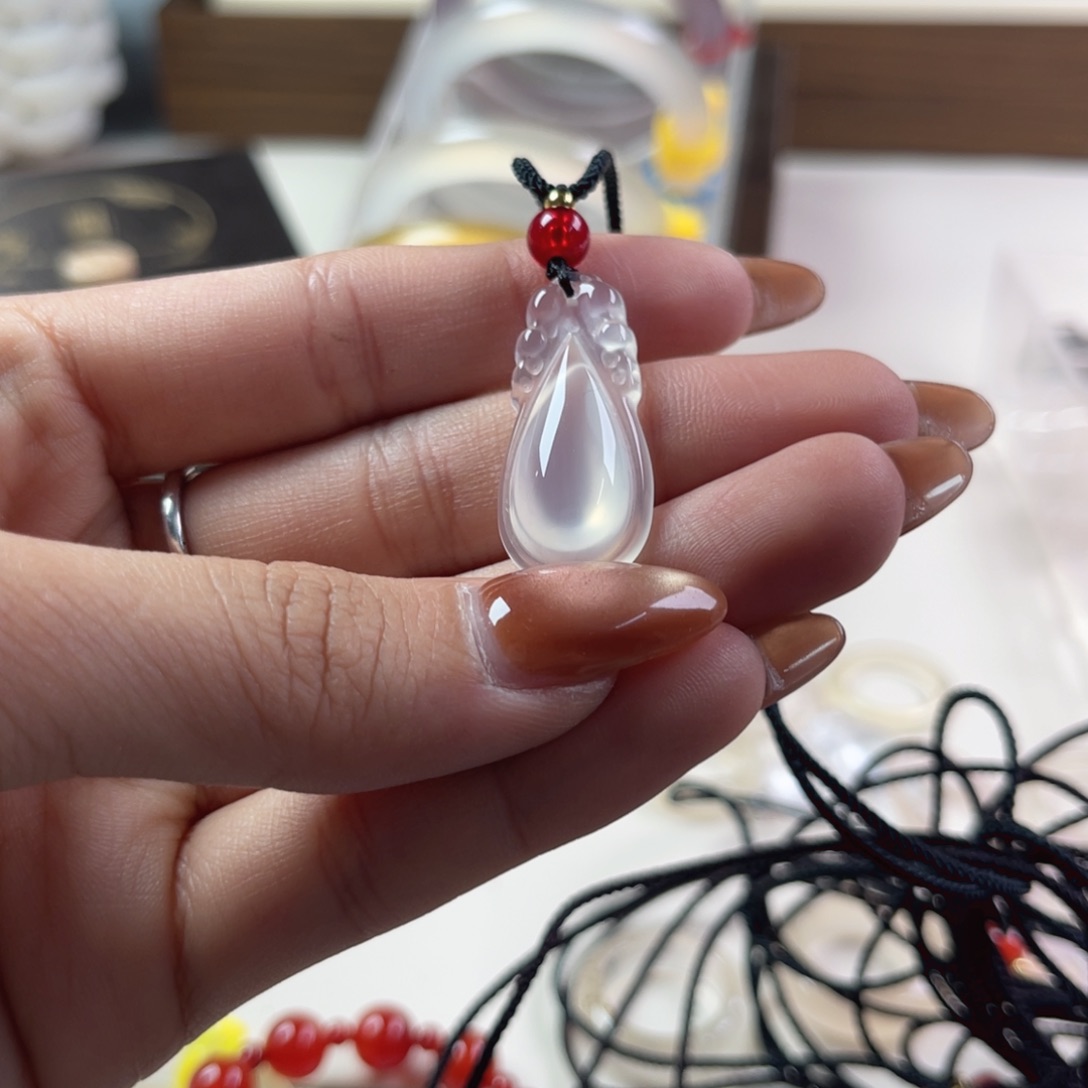 手镯玛瑙/玉髓未镶嵌春***朦