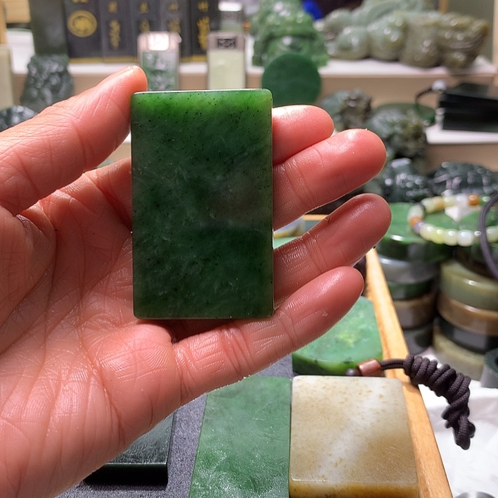 ****惜和田玉未镶嵌珠宝半成品