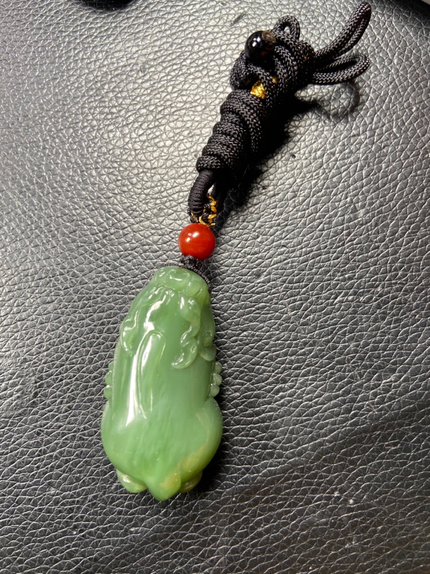 和田玉碧玉肉底粉绿貔貅吊坠