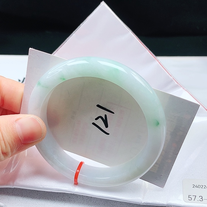 翡翠手镯未镶嵌57➕圈口